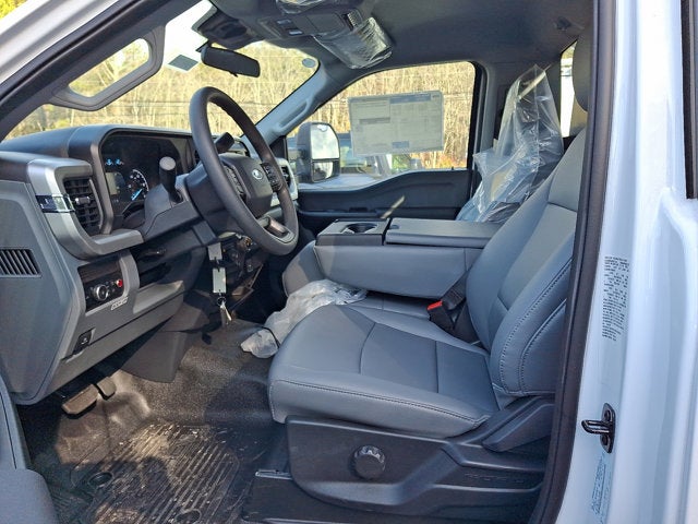 2025 Ford Super Duty F-600 DRW XLT 9 4/5 Dump Body w/ L Pack