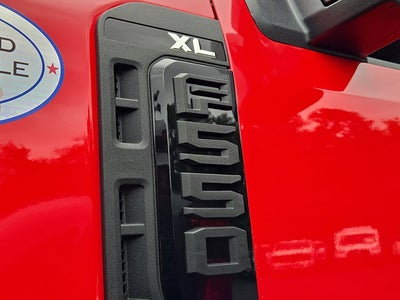 2027 Ford Super Duty F-550 DRW XLT