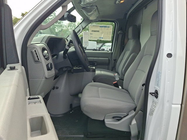 2027 Ford E-Series Cutaway Base