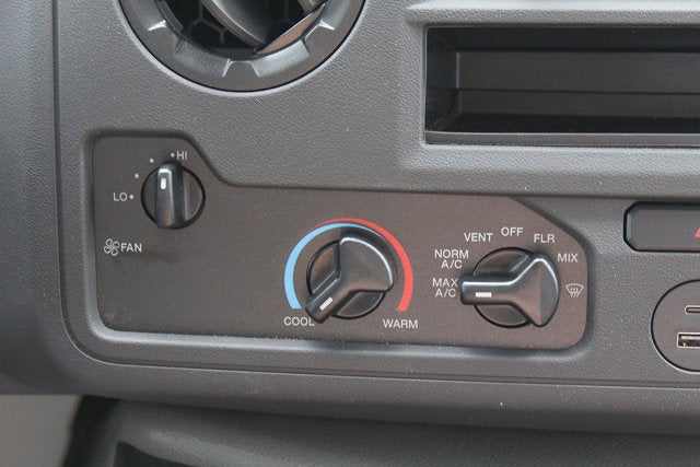 2026 Ford E-Series Cutaway 12 FT Aerocell Box